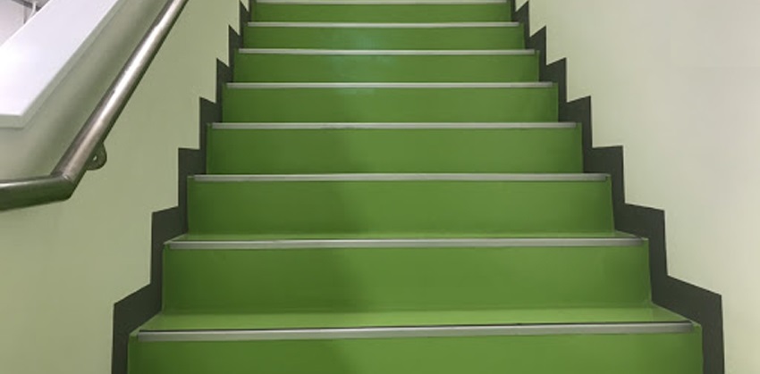 Sơn epoxy cầu thang – Lợi ích và quy trình thi công chuyên nghiệp